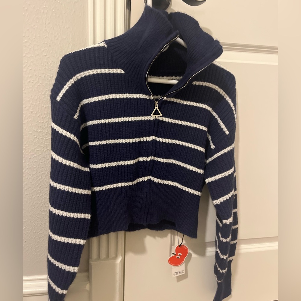 NWT cider blue and white sweater